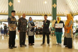 Komitmen Tingkatkan Kualitas Pendidikan, Pemerintah Kabupaten Sleman Serahkan Bantuan Beasiswa Kepada 97 Mahasiswa UNISA.