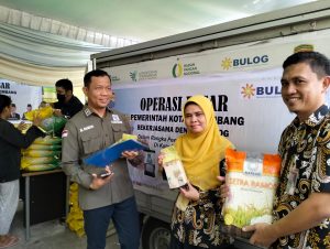 Operasi Pasar Bersama Bulog untuk Pengendalian Inflasi di Kota Palembang