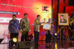 Menteri Hukum dan HAM, Beri Penghargaan Kepada Pemerintah Kabupaten Sleman.
