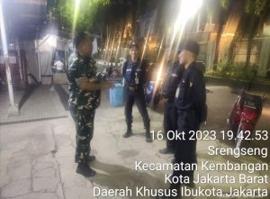 Ini Himbauan Babinsa Koramil 07/KB Serda Heru Dalam Giat Monitoring siskamling di Wilayah Binaan