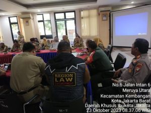 Danramil 07/KB Mayor Kav Dwi Joko Purnomo Hadiri Rapat Koordinasi Kewilayahan di Aula Kantor Kec Kembangan