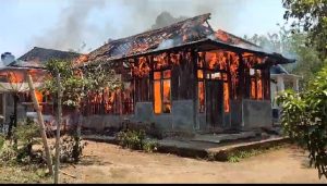 Pekon/ Desa Kenali Kembali Berduka 1 Unit Rumah di lalap si jago merah