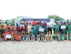 Laga Berakhir, Wakil Bupati Danang Maharsa Serahkan Hadiah Kejuaraan Liga Dispora U-11 Tingkat Kabupaten Sleman.