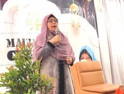 Bersama Warga RW 09 Semanan Anggota DPRD DKI Jakarta Komisi E Hj Sholikhah S.Sos,I Peringati Maulid Nabi Muhammad SAW