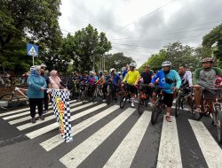 Buka Acara Pit – Pitan Sleman 2023, Bupati Kustini Sri Purnomo Ajak Masyarakat Tingkatkan Kepedulian Kesehatan.