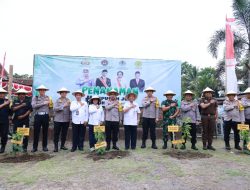 Hadapi Masalah Lingkungan, Polda DIY Tanam Ribuan Bibit Pohon.