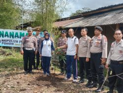 Hadapi Masalah Lingkungan, Kapolsek Mlati Tanam Ratusan Pohon