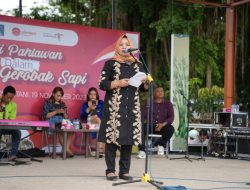 Buka Parade Gerobak Sapi Wedomartani, Bupati Sleman Dukung Pelestarian Transportasi Tradisional Sebagai Daya Tarik Wisata Kabupaten Sleman.