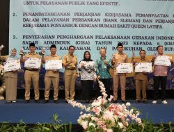 Serahkan Penghargaan Pelaksanaan Gerakan Indonesia Sadar Adminduk Tahun 2023, Bupati Kustini Sri Purnomo Puji Kinerja Dukcapil Sleman