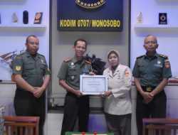 Dandim Lepas PNS Terbaik Kodim 0707/Wonosobo