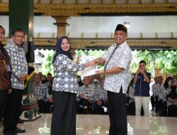 Sebanyak 270 PNS di Pemkab Sleman, Menerima SK Pensiun