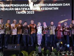 BPJS Kesehatan memberikan penghargaan kepada Tim PK-JKN Kabupaten Magelang, Kota Binjai dan Kabupaten Karo