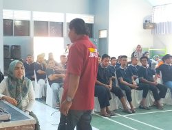 Media Aneka fakta bersama optik Rizky Melakukan Kegiatan Kesehatan Pengukuran Mata Gratis Bagi Pegaiwai dan WBP di Lapas Kelas II A Watampone