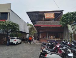 Syukuran Restoran “Mie Kari Mojo” di Karang Tengah Kota Tangerang. Ini Menu Andalannya