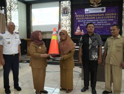 72 Sekolah Mendapat Bantuan Traffic Cone Dari Dinas Perhubungan Sleman