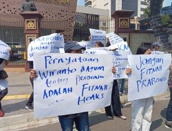 Puluhan Masa KAPMP Gelar Aksi Demo Desak Polri Periksa Wiranto, Agum Gumelar Dan Penulis Buku Hitam Prabowo