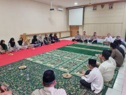 Polsek Kelapa Dua Gelar Pengajian dan Santunan Anak Yatim di Yayasan Maktabul Aitam Pakulonan Barat
