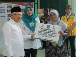 Tinjau Progres Penanggulangan Kemiskinan di DIY, Wakil Presiden RI Mengatakan Keberhasilan Tersebut Merupakan Program Pemerintah