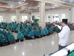 Marlin Serahkan Insentif Para Pemuka Agama Se-Kecamatan Nongsa