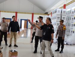 Kapolres Melawi Mengecek Gudang Logistik Pemilu dan Kantor KPU Kabupaten Melawi