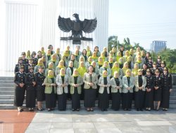 HUT PIPAS Ke-20 Darma Wanita Persatuan Rutan Kelas I Jakarta Pusat Ziarah dan Tabur Bunga di Taman Makam Pahlawan