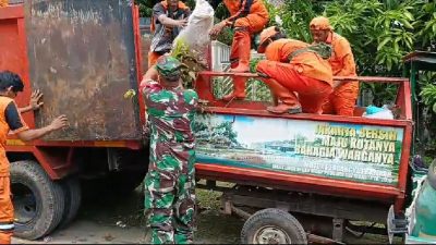 Babinsa Koramil 05/KJ Bersama Tiga Pilar Laksanakan Karya Bakti Bersihkan Lingkungan