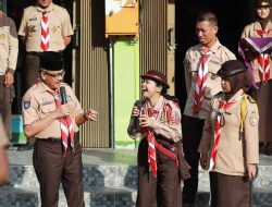 Kak Jefridin Tambah Ilmu Kepramukaan Peserta Lomba HUT Poersejaba