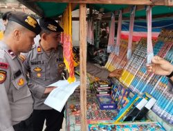 Tindak Tegas Pelaku Penjual Petasan Tanpa Ijin OPS Pekat Kapuas Polres Melaw