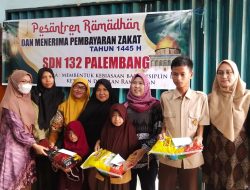 Berbagi Berkah Ramadhan: SDN 132 Palembang Salurkan Zakat Fitrah untuk 52 Murid