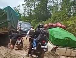 Musim Hujan dan Menjelang Mudik Jalan Pinoh – Ella Kembali Rusak