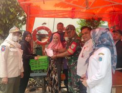 Cegah Penyebaran Penyakit Rabies, Dua Babinsa Koramil 01/Tamansari Monitoring Giat Vaksin Hewan