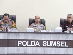 Kapolda Sum-Sel Dan wakapolda Penanadatanganan (MoU) Antara Kementerian Peetaniaan Dan Polri.