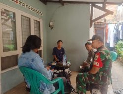 Babinsa Serda Drajat Melaksanakan Komsos Bersama Tokoh Masyarakat dan Warga