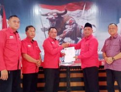 Harda Kiswaya, Calon Bupati Sleman Mendaftar di DPC PDIP Sleman.