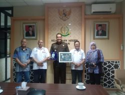 DPD IWO Indonesia Kabupaten Sleman, Serahkan Piagam Penghargaan ke Kejaksaan Negeri Sleman.