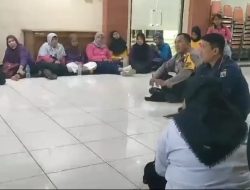 Bhabinkamtibmas Kelurahan Gondangdia Aiptu Kamidi Memberikan Himbauan Kepada Kader Jumantik
