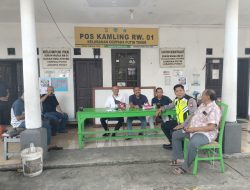 Bripka Nanang Hari Setiawan Memberikan Himbauan Kamtibmas Kepada Warga Cempaka Putih Timur