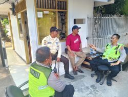 Kanit Sabhara Iptu Agus Supriatna kumpul bareng Dengan Warga di Komplek Bank Mandiri