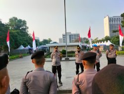 Kapolsek Sawah Besar Menurunkan Unit Jibom Gegana dan K9 di Gereja Katedral Untuk Memberikan Rasa Aman dan Nyaman Saat Ibadah Kenaikan Isa Al Masih Th 2024
