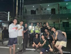 Panit Binmas Berikan Himbauan Kepada Anak Anak Yang Sedang Nongkrong