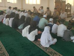 Polsek Metro Menteng Santuni Anak Yatim