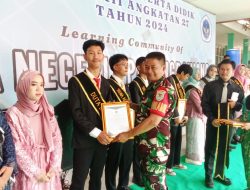 Anisa! Salah Satu Siswi yang Terpilih dari Kelas XII Mendapatkan Tiket Umroh ke Tanah Suci Mekah