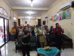 Bhabinkamtibmas Sumur Batu Melakukan Monitoring Kegiatan Posyandu Lansia Terintegrasi
