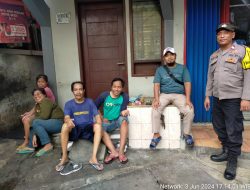 Patroli Pemukiman Bhabinkamtibmas Galur Berikan Himbauan Kamtibmas Kepada Warga