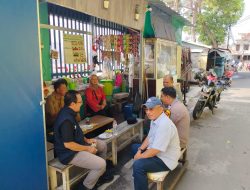 Bhabinkamtibmas Kelurahan Kemayoran melakukan kegiatan Cooling System.