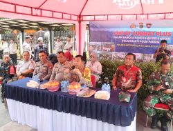 Jum’at Curhat Plus Kapolres Metro Jakarta Pusat kompassindonesianews.com Dalam Rangkaian Pelayanan Bulan Bakti Polri Presisi Bersama Warga di Stasiun Pasar Senen