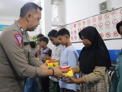 Satlantas Polres Metro Depok Santuni Anak Yatim Piatu