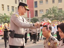 Hari Bhayangkara ke-78, 52 Personel Polres Metro Jakbar Terima Kenaikan Pangkat