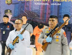 Amankan 4 Pucuk Senpi, 5 Magazen dan 327 Butir Peluru Tajam, Tim Ditreskrimum Polda Sumsel Bekuk Seorang ASN.