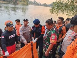 Polsek Cibinong Beserta Instansi Membuaukan Hasil Berkat SINERGITAS Terkait Menemukan Jasad Yang Tenggelam di Setu Citatah Cibinong